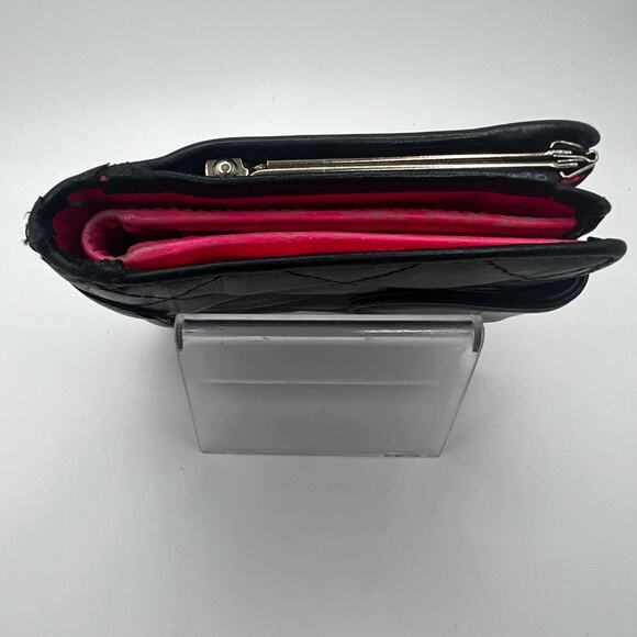 GUC Chanel Cambon Bifold Wallet - Picture 4 of 9
